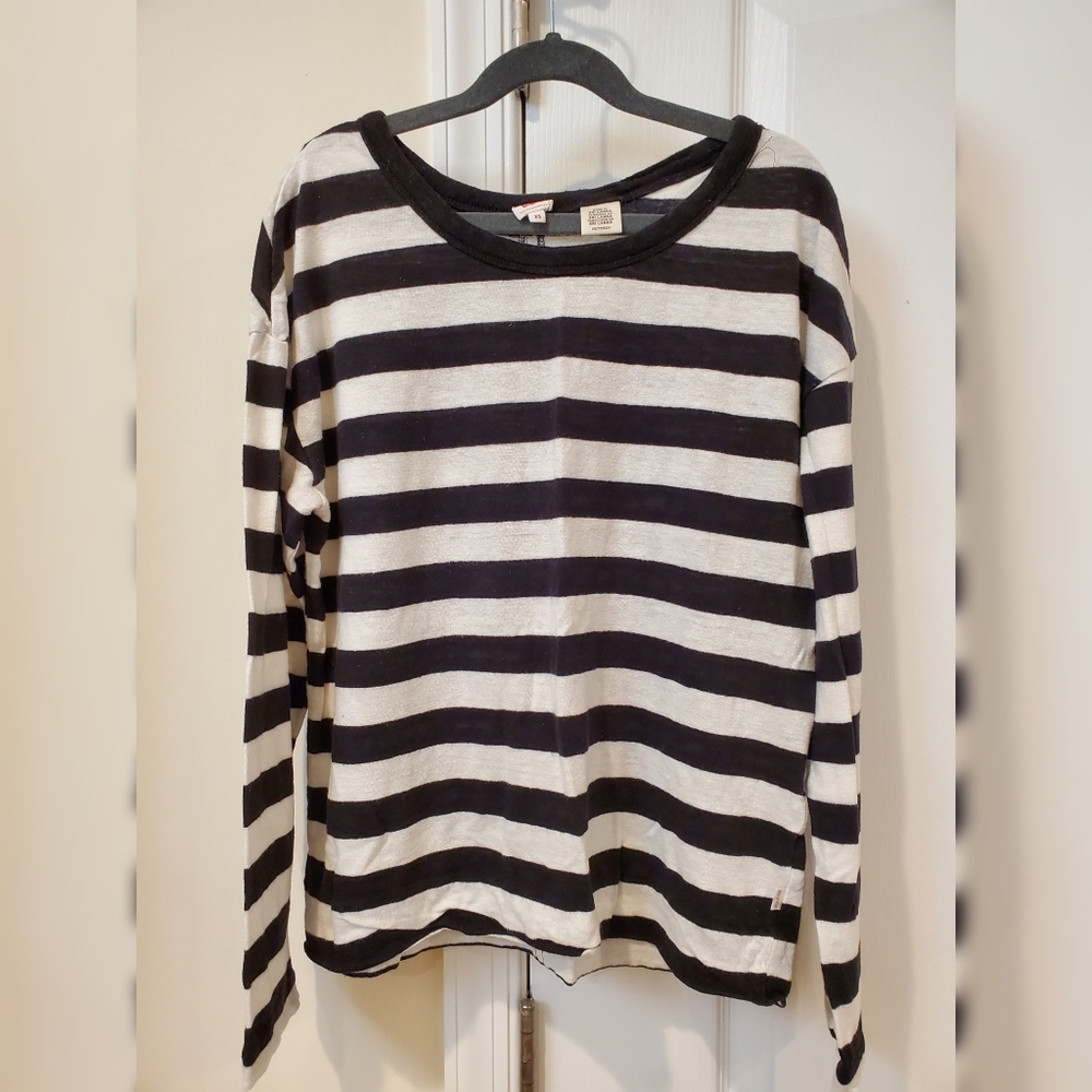 Levi's Sweater